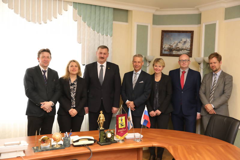 Архангельск мурманск. Лапландия на карте финляндии. Норвегия архангельск. Архангельский блоггер. Киркенес норвегия на карте.