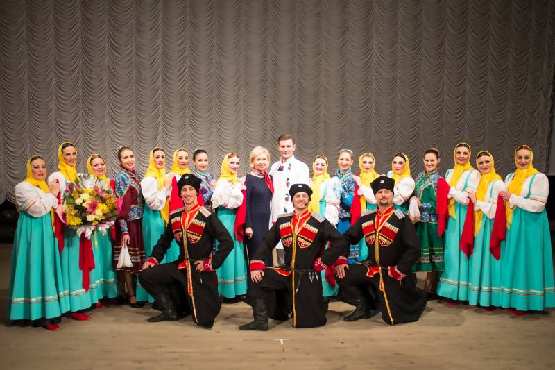 ансамбль архангельск. ансамбль архангельск. ансамбль архангельск. дивованье ансамбль архангельск. фольклор ансамбль.